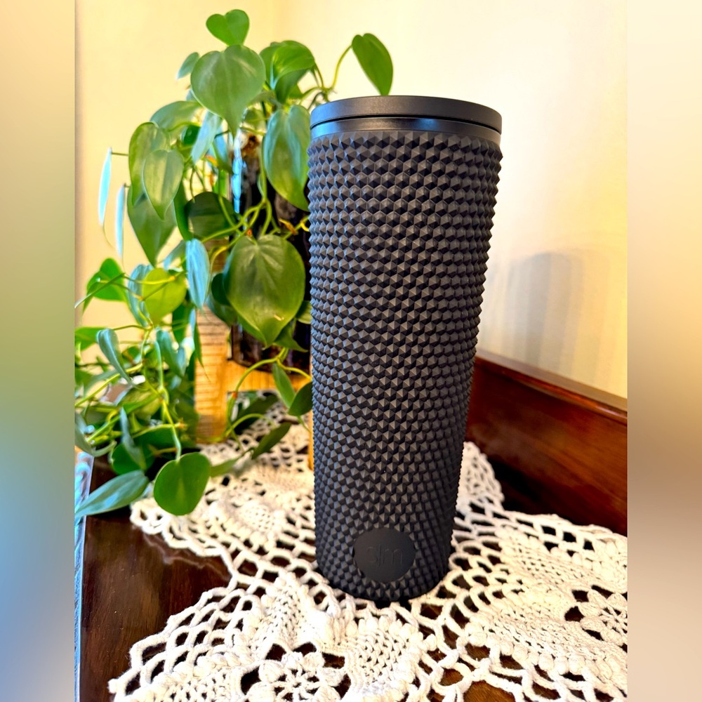 Simple Modern Matte Plastic Studded Tumbler. 24 oz.